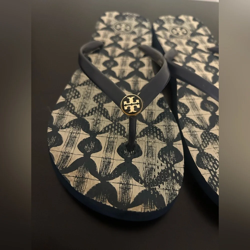 Tory Burch Navy Printed Flip Flops - Picture 3 of 6
